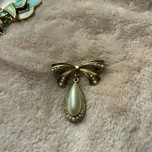 1928 Gold and Pearl Bow Brooch